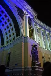 Арка Главного штаба на Дворцовой площади в Новый год