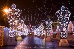 Новогодняя ярмарка на Невском проспекте