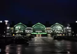 Ладожский вокзал ночью