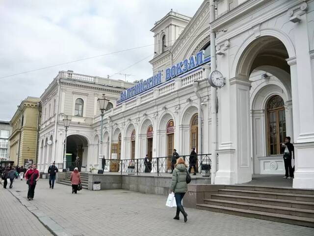Балтийский вокзал, центральный фасад