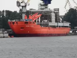 Научно-исследовательское судно «Академик Трёшников» пр. 22280, у достроечного причала ОАО «Адмиралтейские верфи»
