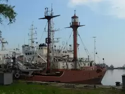 Плавучий маяк «Ирбенский» в Ломоносовской гавани