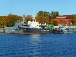 Пожарное судно «ПЖС-282», спасатель «Нептун» и катера