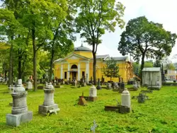 Армянское кладбище на острове Декабристов