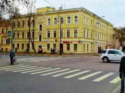 Угол Гражданской улицы и пр. Ленина