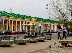 Вид на Гостиный двор. пр. Ленина