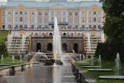 Большой дворец и Большой каскад фонтанов