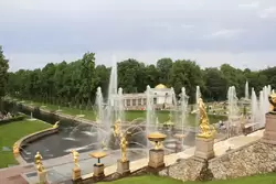 Каскад фонтанов