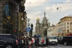 Вид на собор Спас-на-Крови с Невского проспекта