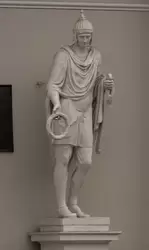 Фигура древнерусского витязя у павильона Аничкова дворца