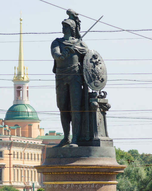 Памятник А.В. Суворову в образе бога Марса