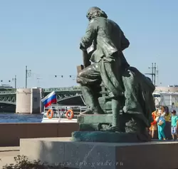 Памятник «Царь-плотник» Петру I