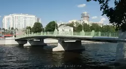 Елагин 3-й мост ведет в ЦПКиО им. Кирова