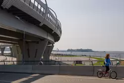 Вид на вокзал «Морской фасад» и ЗСД с Яхтенного моста