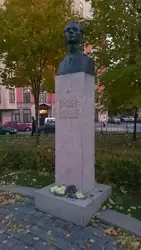 Памятник Володе Ермаку в Воскресенском сквере в Санкт-Петербурге