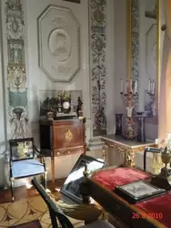 Будуар. Письменный стол императрицы Марии Федоровны