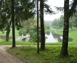Пейзаж с рекой Славянкой и мостиком