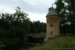Пильбашенный мост в Павловске