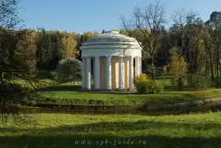 Храм Дружбы в Павловске