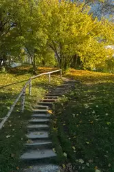Лестница в сельском стиле в Павловске