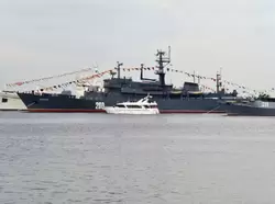 Средняя (Петровская) гавань в дни празднования 310-летия Балтийского флота