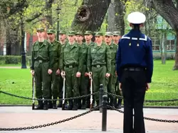 Рота почётного караула на репетиции в Петровском парке 17.05.2013