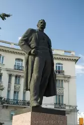Памятник Максиму Горькому в Санкт-Петербурге