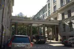 Жилой дом Первого Российского страхового общества (Дом трех Бенуа) в Санкт-Петербурге