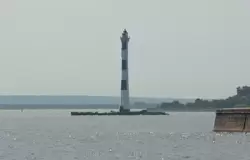 Задний створный маяк Морского канала