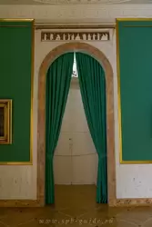 Потайная дверь из Минералогического кабинета в Картинную галерею