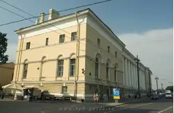Здание Зоологического музея в Санкт-Петербурге