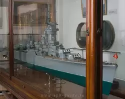 Модель лёгкого крейсера «Свердлов» в Военно-морском музее