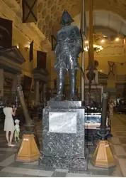 Памятник Петру I в Военно-Морском музее