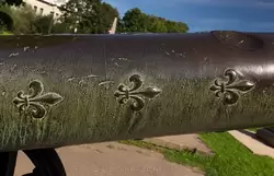 Ствол 30-ти фунтовый французской пушки из бронзы в Артиллерийском музее Санкт-Петербурга