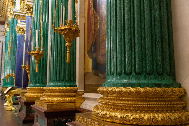 Исаакиевский собор, колонны из зелёного малахита на иконостасе