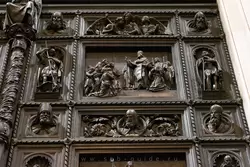 Кессон «Посвящение в иеродиаконы Святого Николая Чудотворца», Большие Северные двери