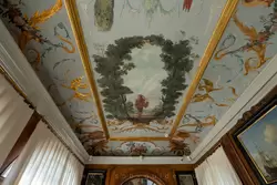 Роспись потолка Западной галереи дворца Монплезир в Петергофе