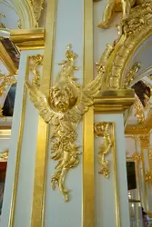 Голова херувима, Церковный корпус Большого дворца Петергофа