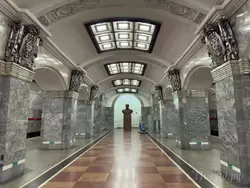 Станция метро «Кировский завод»