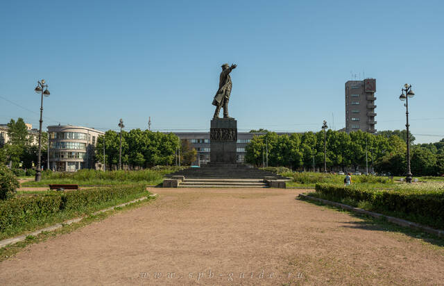 Кировский сквер в Санкт-Петербурге