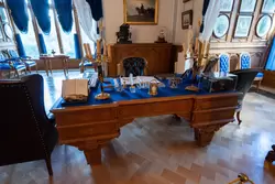 Рабочий стол Александра II в Синем кабинете, Фермерский дворец в Петергофе