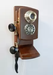Телефон в музее Телеграфная станция в Петергофе
