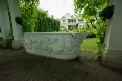 Ванная в Собственном саду, Фермерский дворец в Петергофе