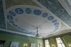 Царскосельский лицей, потолок со знаками зодиака в учебном классе