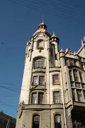 Дом с башней на Садовой улице (Дом городских учреждений)