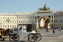 Карета на Дворцовой площади