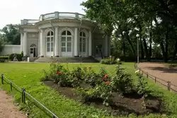 Аничков сад в Санкт-Петербурге