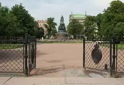 Екатерининский садик в Санкт-Петербурге