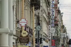 Вывески, кафе и рестораны Санкт-Петербурга