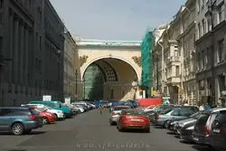 Вид на Арку Главного штаба с Невского проспекта